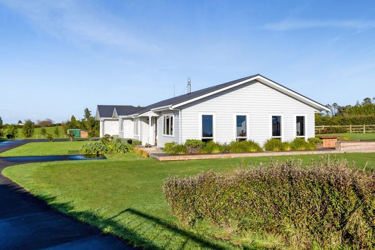 Photo of property in 159 Opunake Road, Stratford, 4391