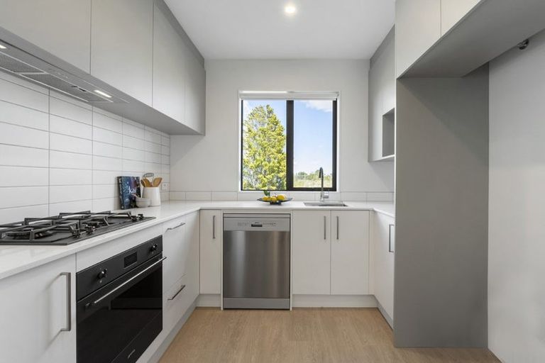 Photo of property in 10 Paraone Crescent, Takanini, 2112
