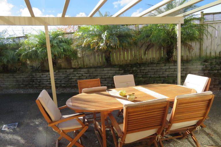 Photo of property in 15 Oakway Drive, Schnapper Rock, Auckland, 0632