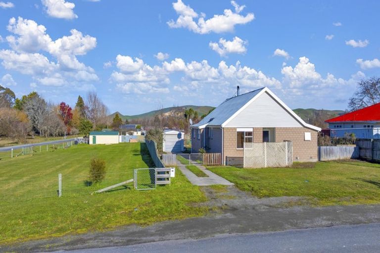 Photo of property in 28 Clarence Street, Waiau, 7332