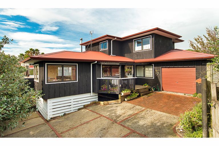 Photo of property in 3a Second Avenue, Glenbrook, Waiuku, 2681