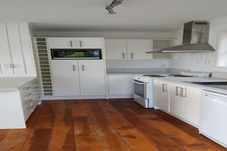 Photo of property in 57-59 Seaview Road, Paremata, Porirua, 5024