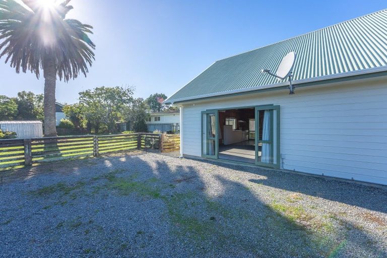 Photo of property in 20 Te Manuao Road, Otaki, 5512
