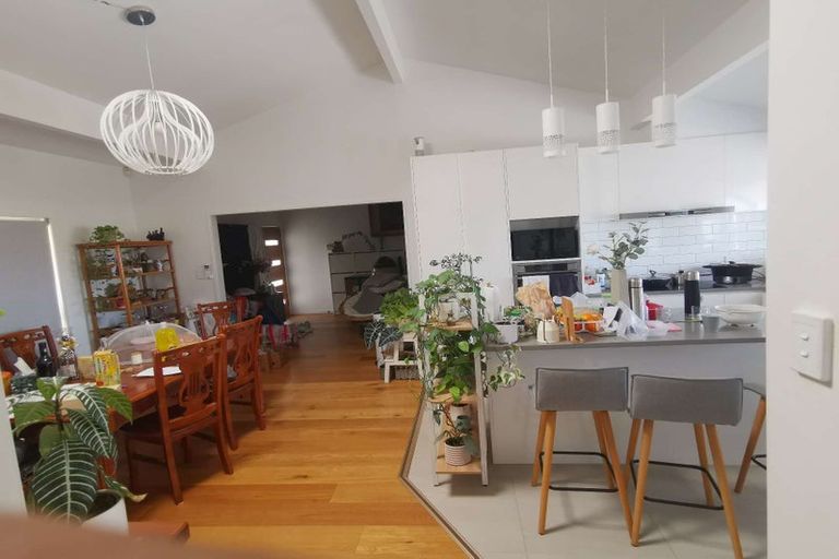 Photo of property in 52 Grenada Avenue, Forrest Hill, Auckland, 0620