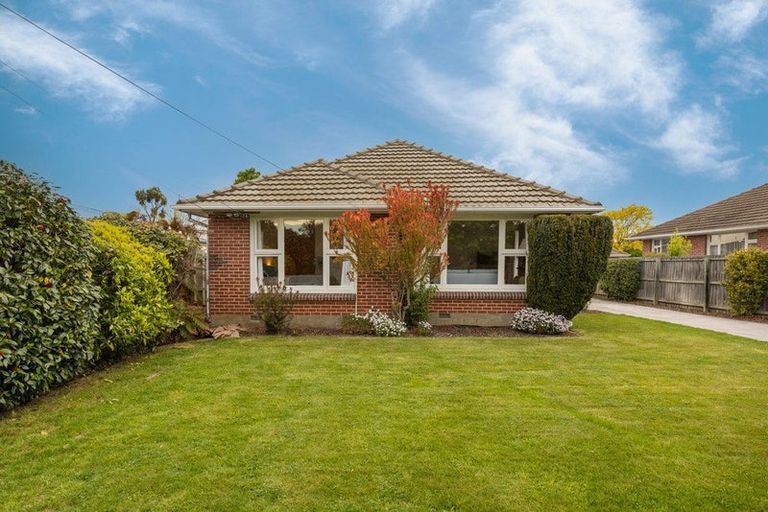 Photo of property in 8 Roslyn Avenue, Mairehau, Christchurch, 8052