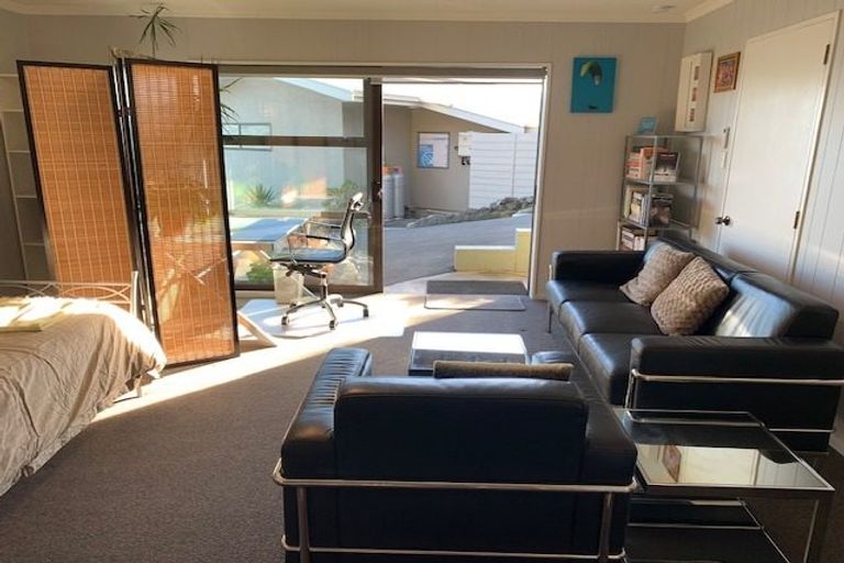 Photo of property in 1/56 Balmoral Lane, Redcliffs, Christchurch, 8081