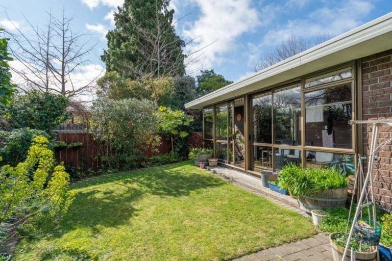 Photo of property in 7 Kathleen Place, Rainbow Point, Taupo, 3330