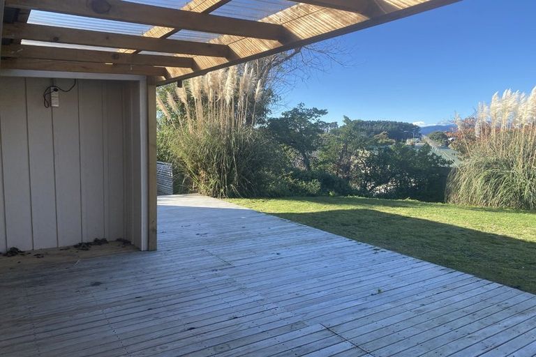 Photo of property in 22 Mahoe Street, Otaki Beach, Otaki, 5512