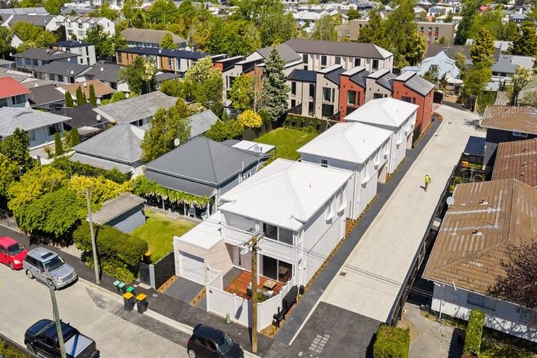 Photo of property in 1/92 Holly Road, St Albans, Christchurch, 8014