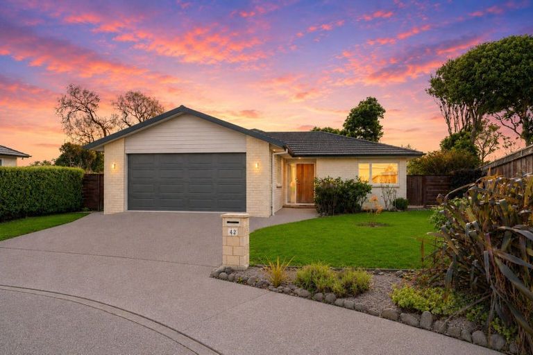 Photo of property in 42 Sue Avenue, Otaki, 5512