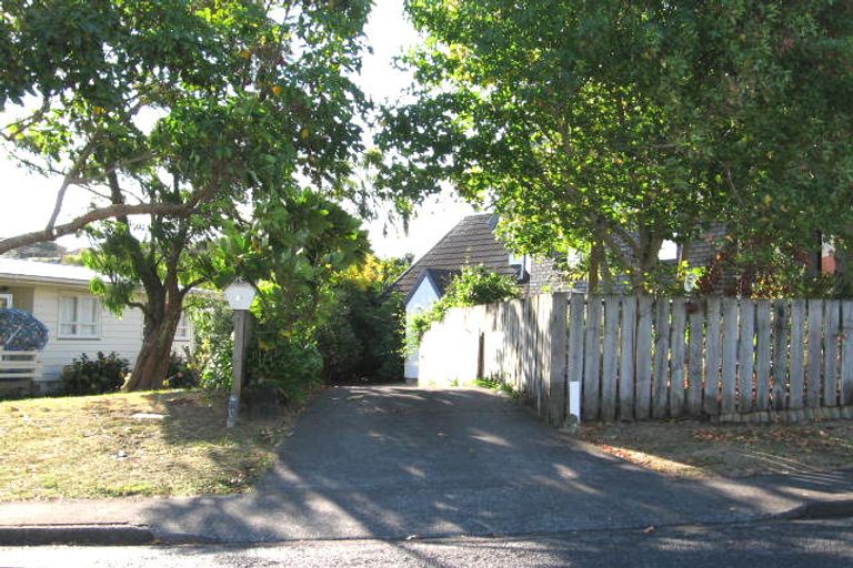 Photo of property in 3 Lantana Road, Green Bay, Auckland, 0604