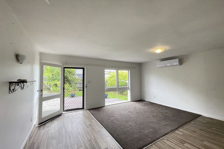 Photo of property in 1/37 Ellice Road, Totara Vale, Auckland, 0629