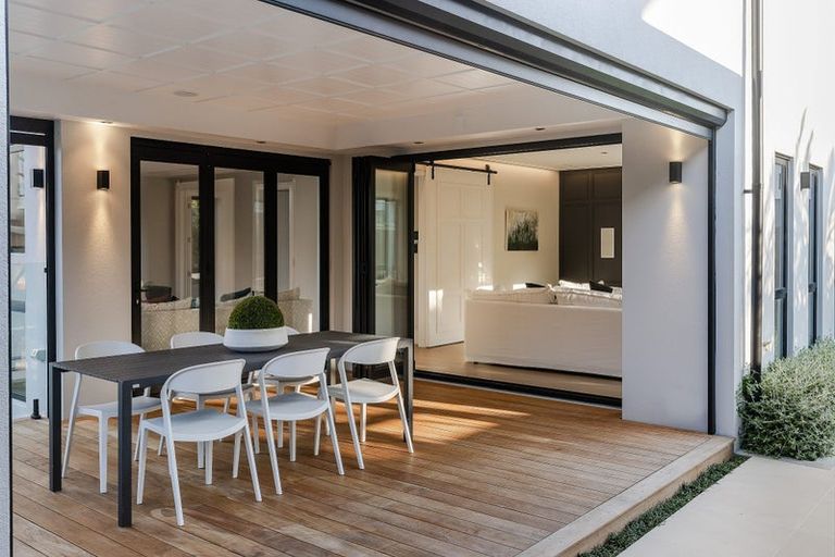 Photo of property in 112 Arran Point Parade, Orewa, 0931