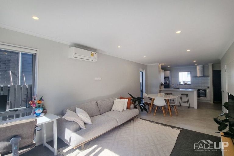 Photo of property in 1 Ko Tohu Place, Hobsonville, Auckland, 0616