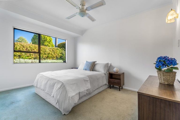 Photo of property in 2/71 Potter Avenue, Northcote, Auckland, 0627