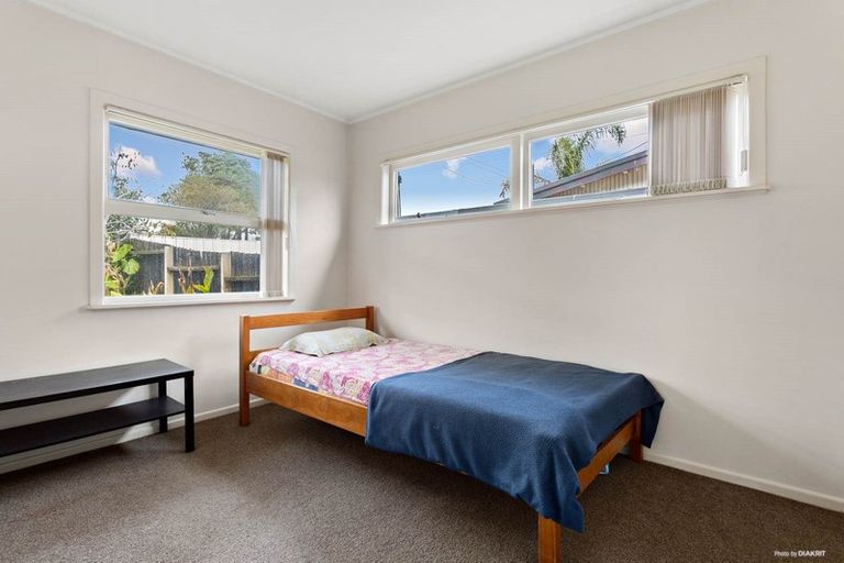 Photo of property in 1/58 Pupuke Road, Hillcrest, Auckland, 0627
