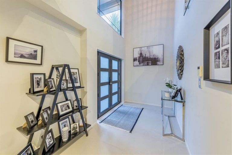 Photo of property in 137 Luckens Road, West Harbour, Auckland, 0618