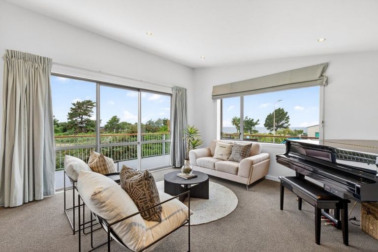 Photo of property in 11 Mer Place, Bay View, Napier, 4104