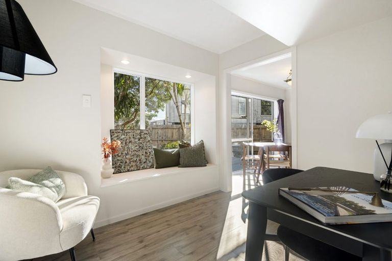 Photo of property in 2/5 Stanley Avenue, Milford, Auckland, 0620