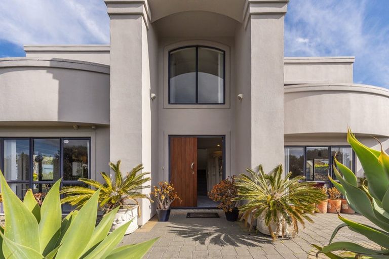 Photo of property in 87 Milne Drive, Paraparaumu, 5032