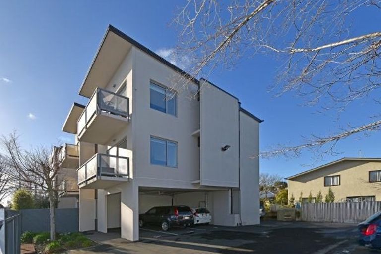 Photo of property in 2/318 Barbadoes Street, Christchurch Central, Christchurch, 8011