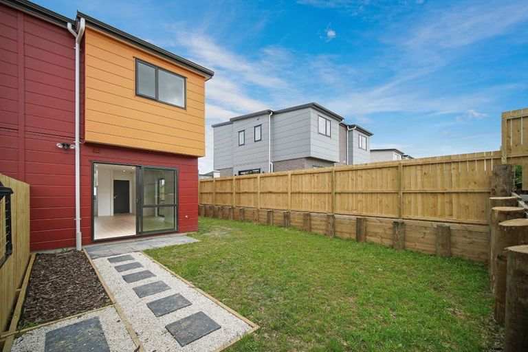 Photo of property in 8a Poruru Close, Papakura, 2110