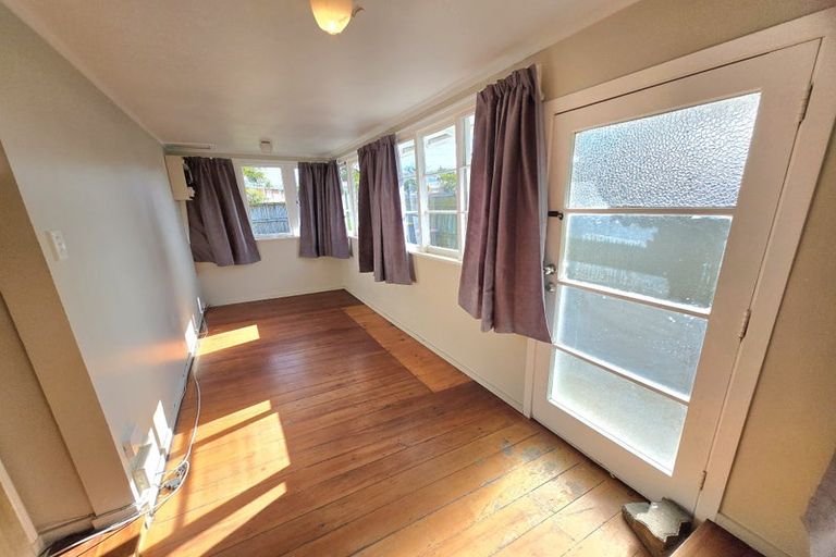Photo of property in 40 Evans Road, Weymouth, Auckland, 2103
