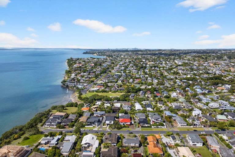 Photo of property in 2/50 Masterton Road, Rothesay Bay, Auckland, 0630