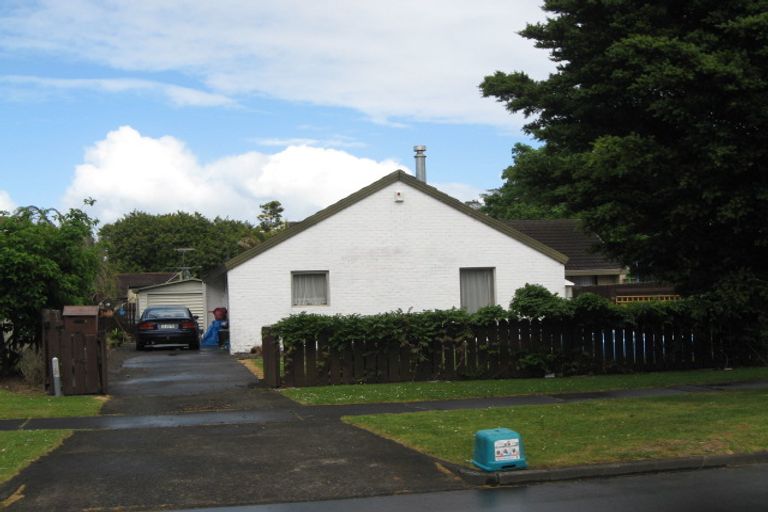 Photo of property in 2/19 Beaumaris Way, Conifer Grove, Takanini, 2112