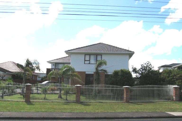 Photo of property in 3 Strid Road, Te Atatu South, Auckland, 0610