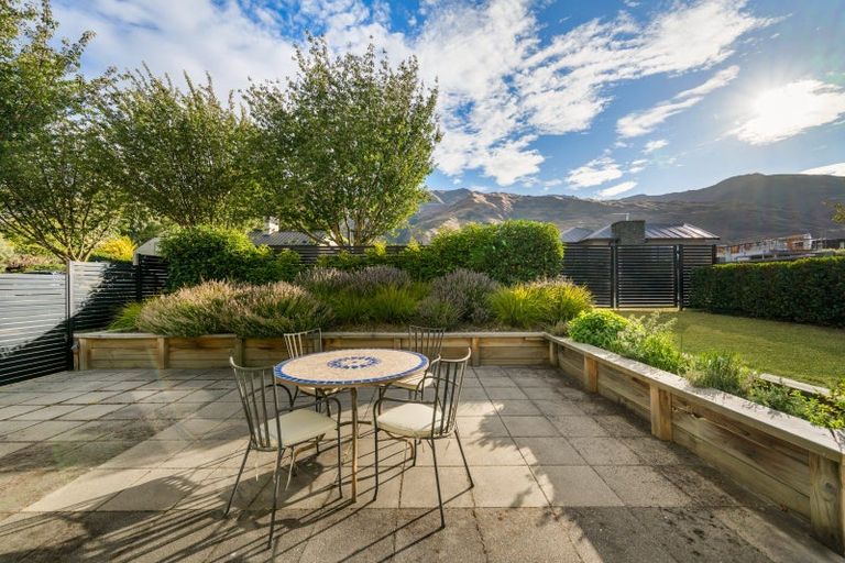Photo of property in 11 Mcfarlane Terrace, Wanaka, 9305