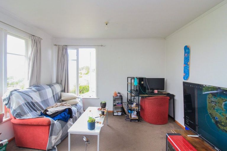 Photo of property in 28 Arapiko Street, Johnsonville, Wellington, 6037