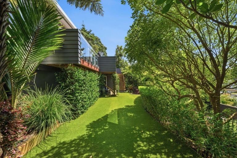 Photo of property in 34 Montclair Rise, Browns Bay, Auckland, 0630