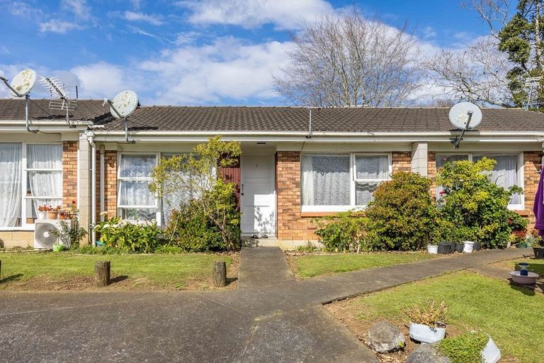 Photo of property in 28 Landscape Road, Papatoetoe, Auckland, 2025