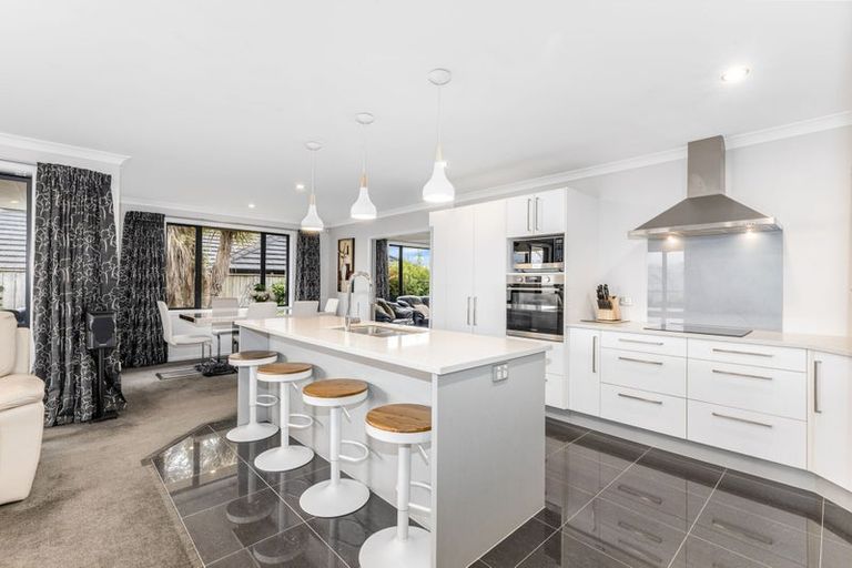 Photo of property in 73 Aotea Drive, Aotea, Porirua, 5024