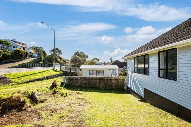 Photo of property in 1a Stephen Street, Tawa, Wellington, 5028