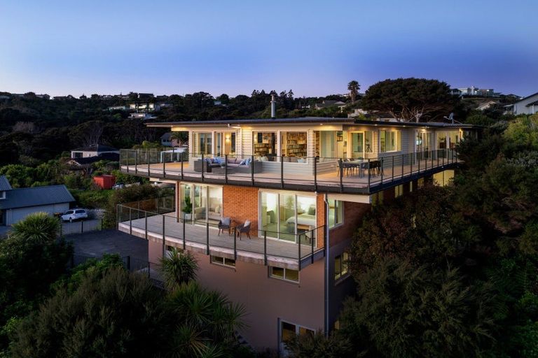 Photo of property in 52 Beauvoir Avenue, Matakatia, Whangaparaoa, 0930