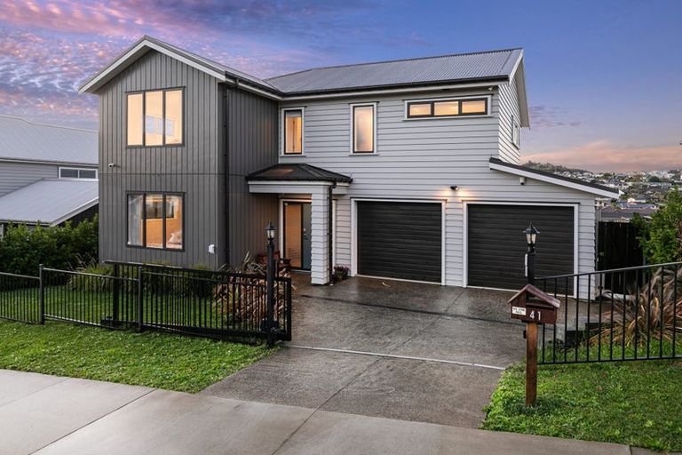 Photo of property in 41 Maka Terrace, Orewa, 0931