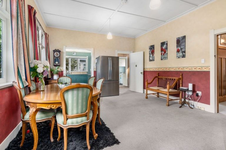 Photo of property in 6 Ross Street, Marton, 4710