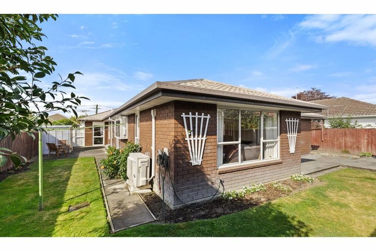 Photo of property in 2/3 Ravenna Street, Avonhead, Christchurch, 8042