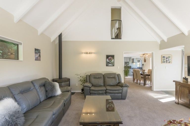 Photo of property in 93 Norton Park Grove, Waterloo, Lower Hutt, 5011