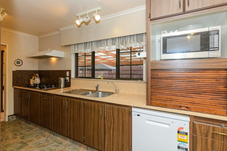 Photo of property in 14 Peter Hall Drive, Kelvin Grove, Palmerston North, 4414