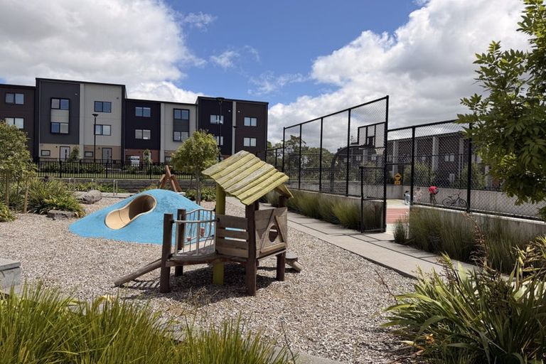 Photo of property in 77 Selo Street, Glen Eden, Auckland, 0602