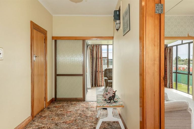 Photo of property in 28 The Esplanade, Westport, 7825