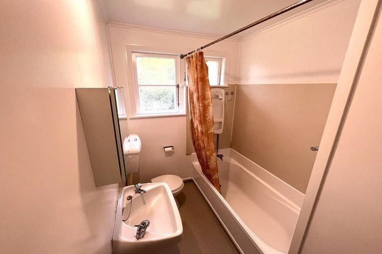 Photo of property in 82-88 Strand Crescent, Naenae, Lower Hutt, 5011