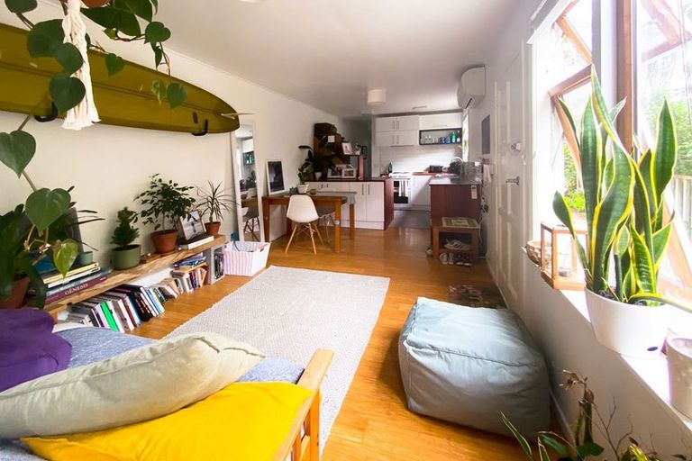 Photo of property in 45a Randwick Road, Northland, Wellington, 6012