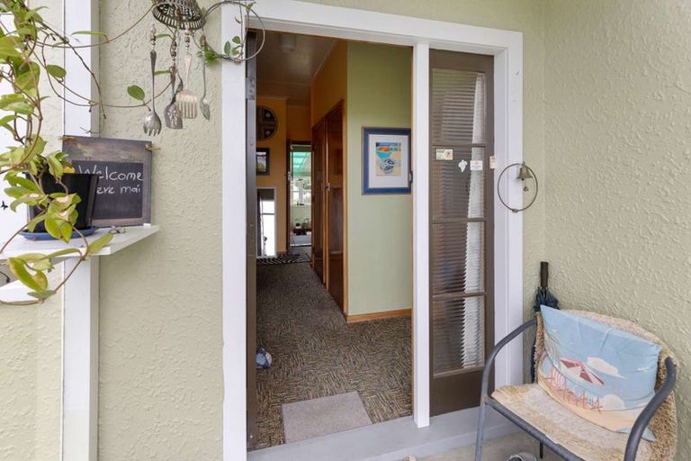 Photo of property in 5 Gloag Street, Waverley, 4510