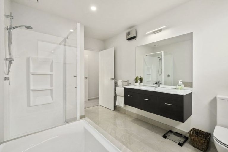 Photo of property in 22 Huxley Place, Lake Hayes, Queenstown, 9304