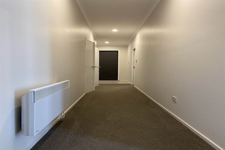 Photo of property in 83a Hobsonville Point Road, Hobsonville, Auckland, 0616