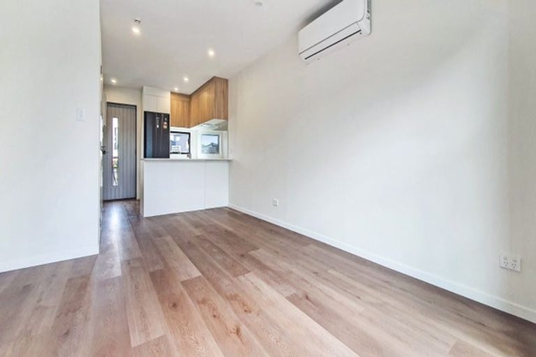 Photo of property in 6/60 Selo Street, Glen Eden, Auckland, 0602